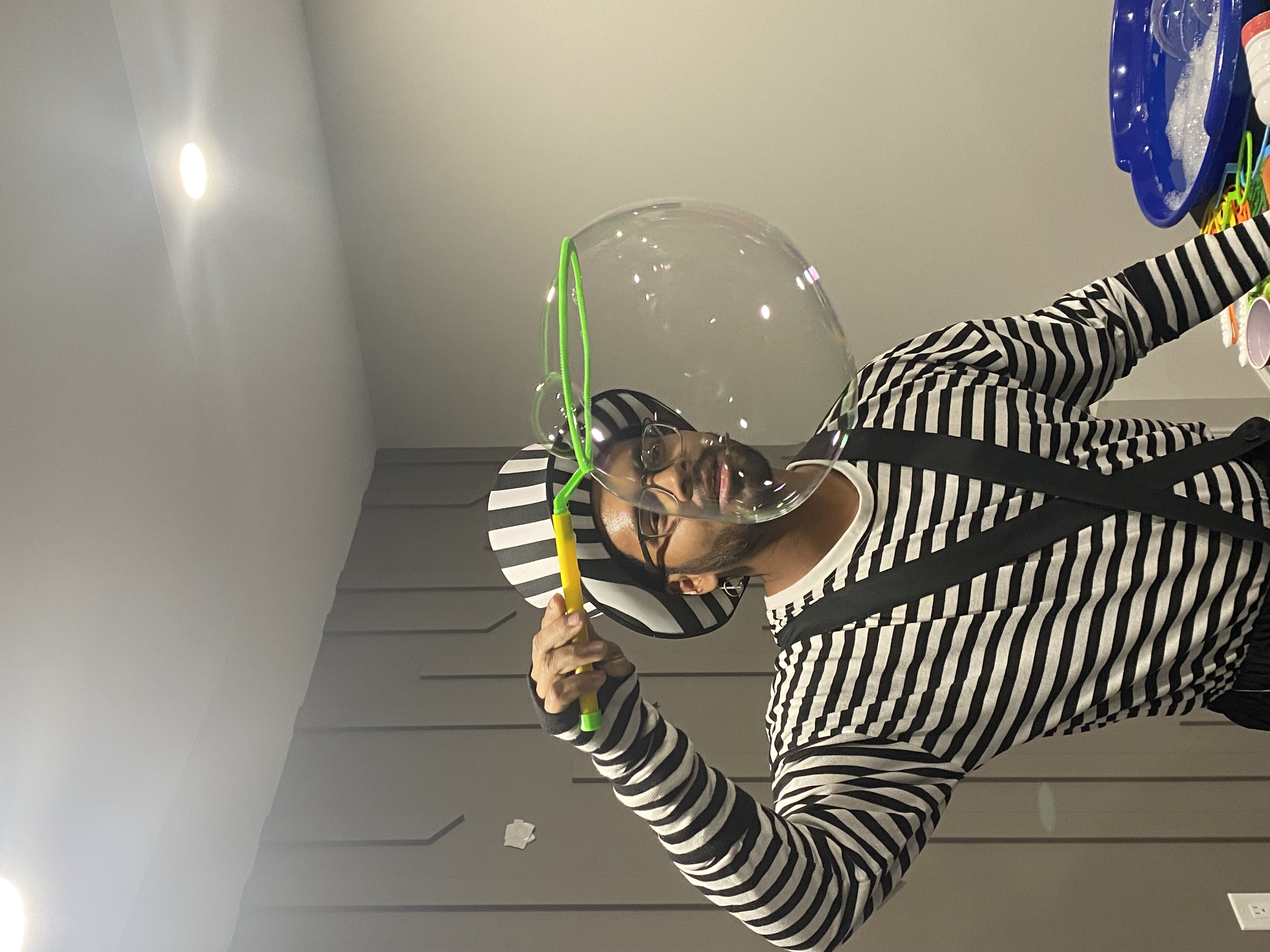 Giant bubbles performance